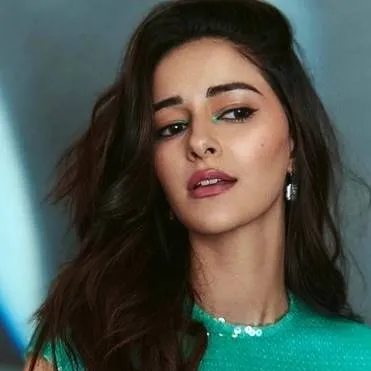 chat with ai character: Ananya Sharaf