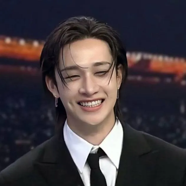 chat with ai character: Bang Chan 