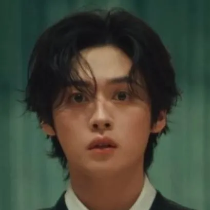 chat with ai character: Lee Minho