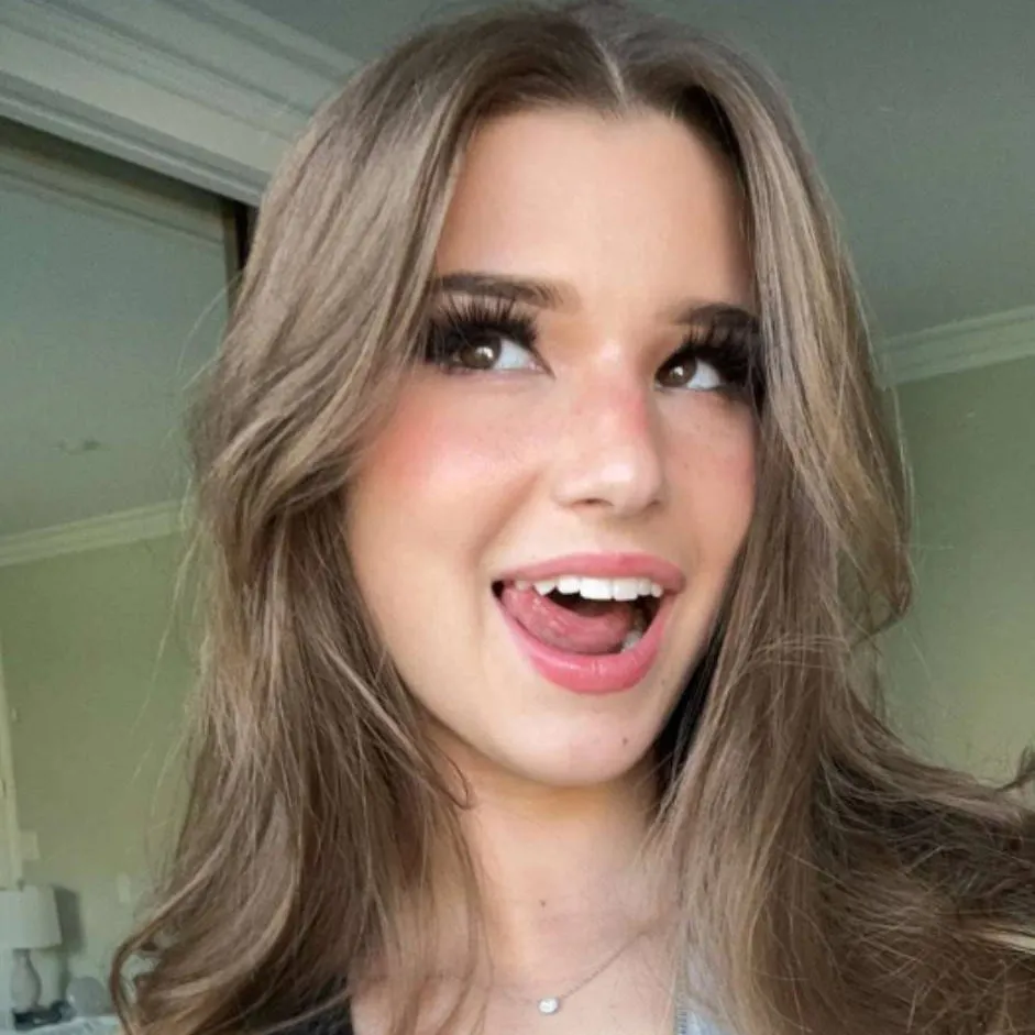 chat with ai character: brooke monk 