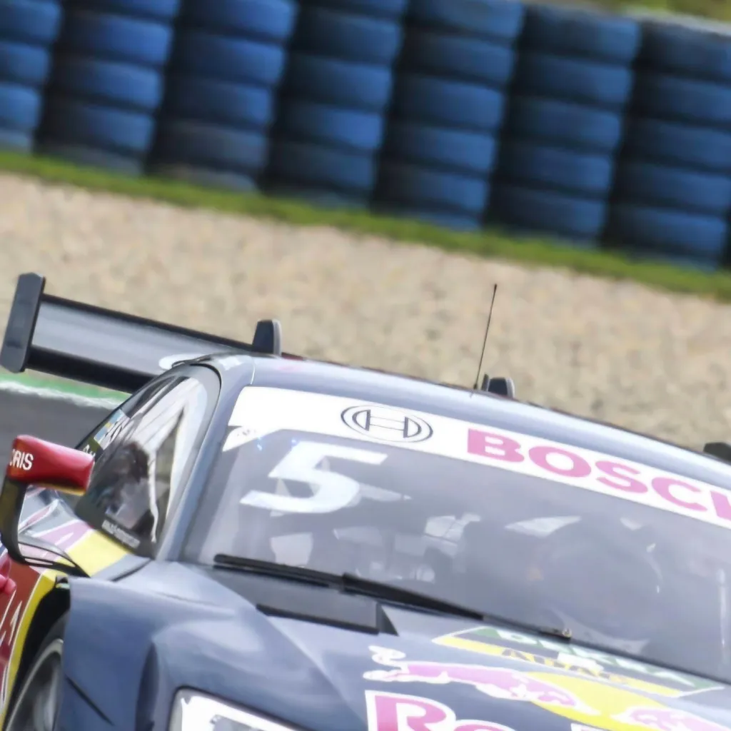 chat with ai character: Audi A5 DTM