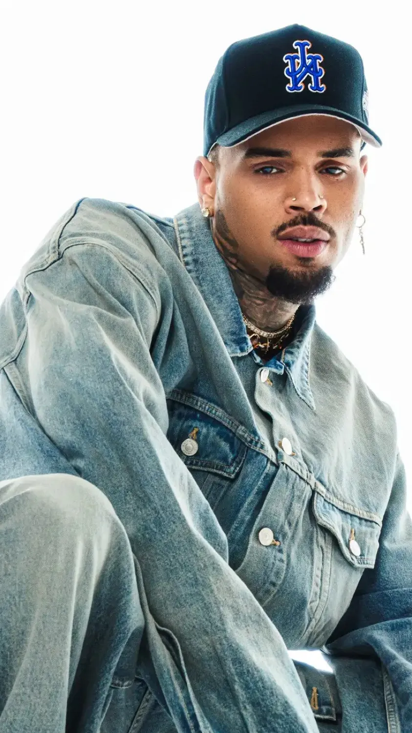 ai character: Chris Brown background