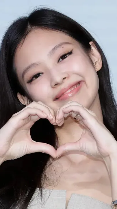 Talkie AI - Chat with Jennie 
