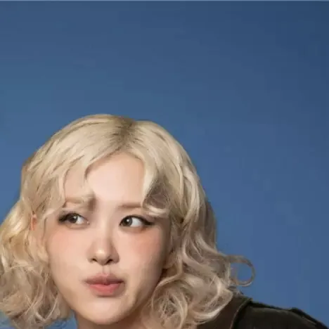 chat with ai character: Rosé