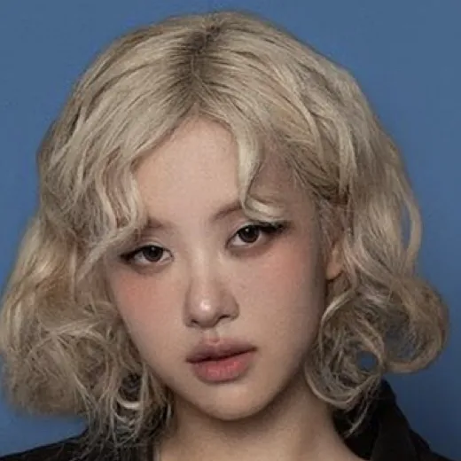 chat with ai character: ROSÉ