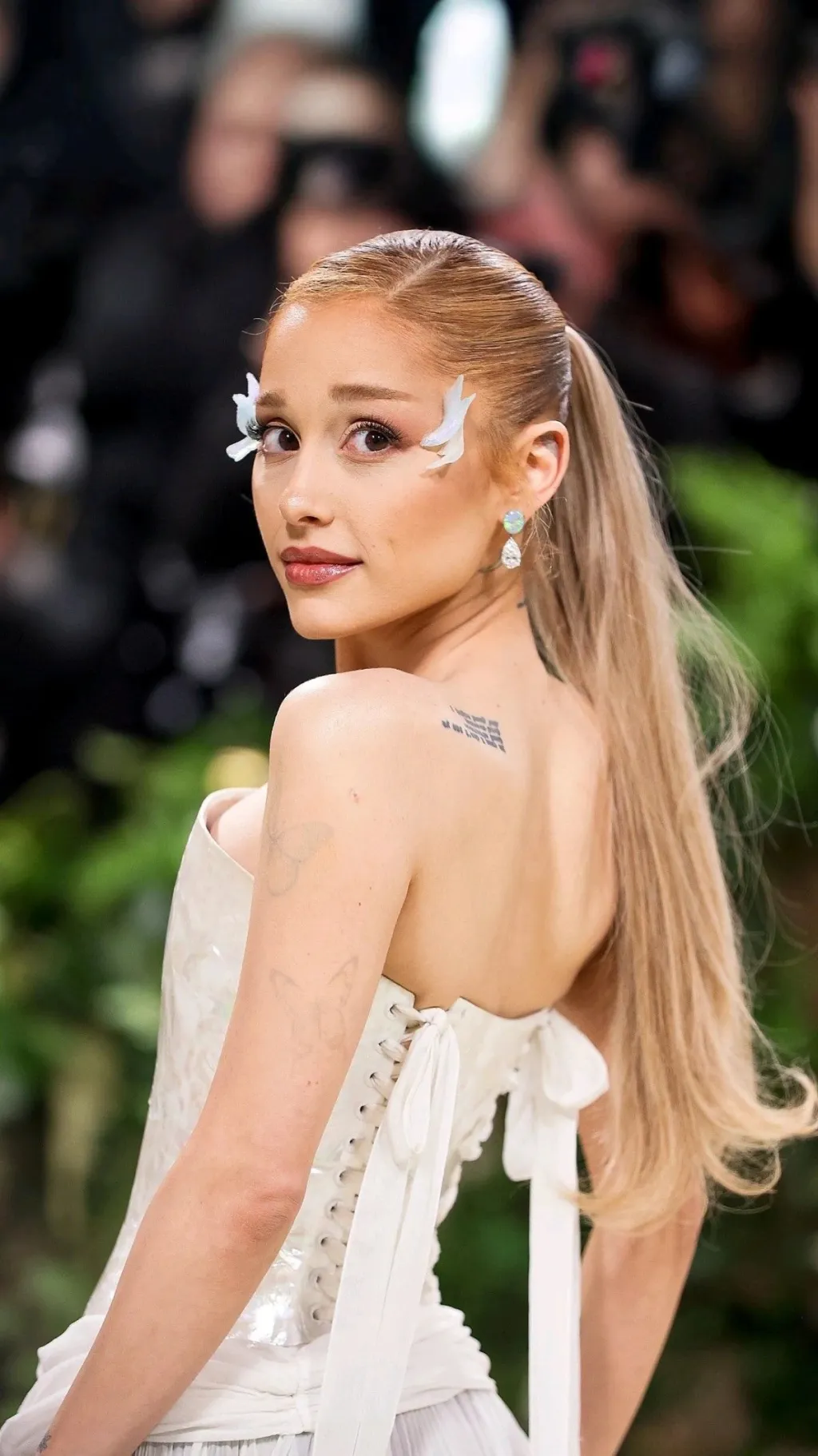 Talkie AI - Chat with Ariana Grande