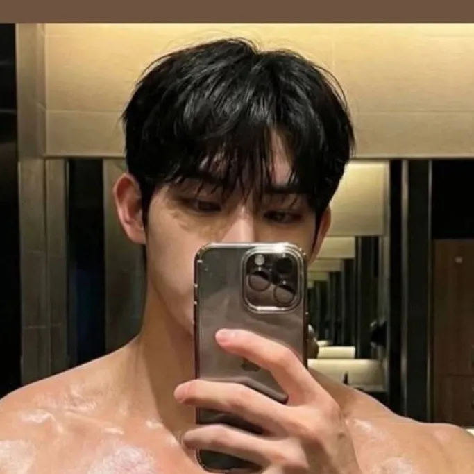 chat with ai character: Seojun