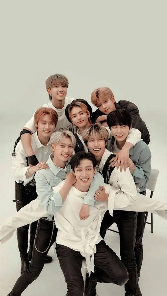 ai character: 🩵🤍Straykids 🩵🤍 background