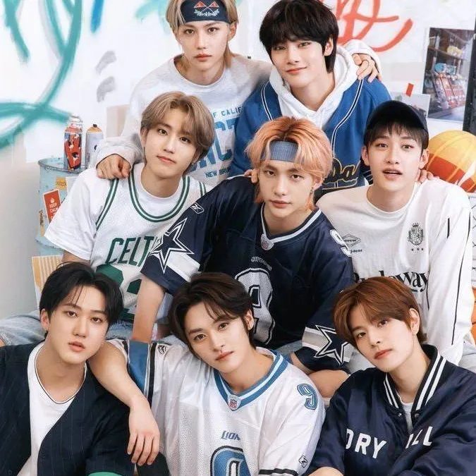 chat with ai character: ~✓Straykids✓~