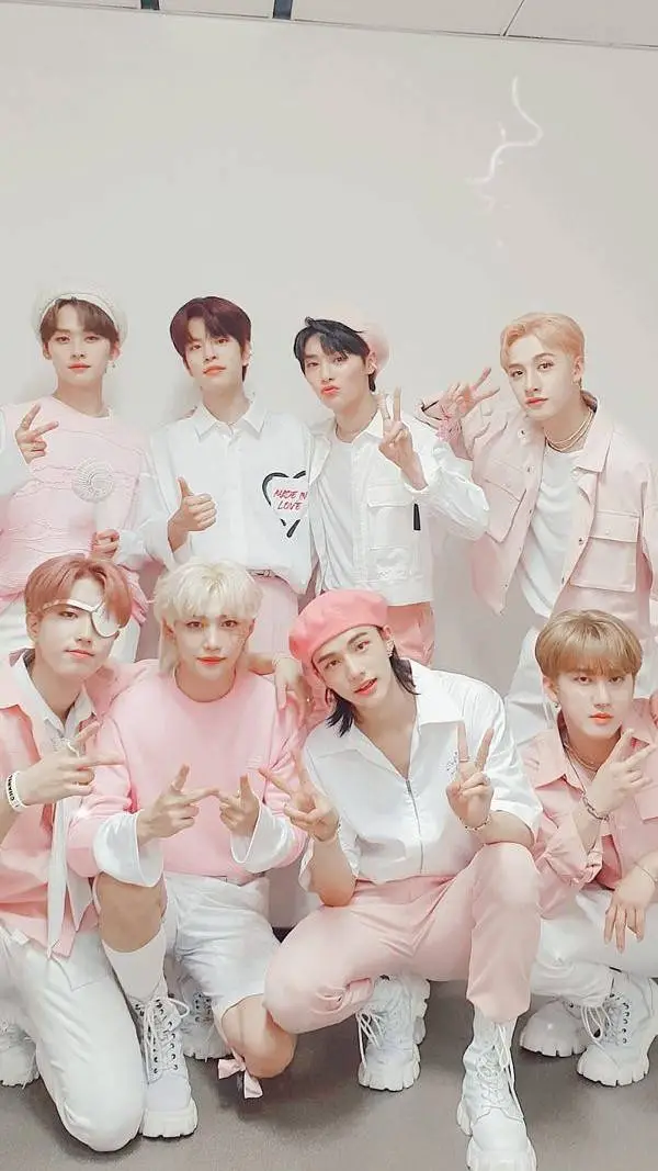 ai character: Skz Valentine background