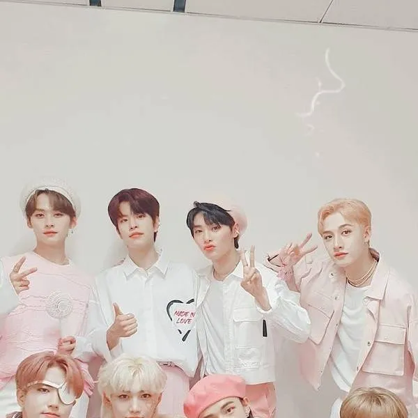 chat with ai character: Skz Valentine