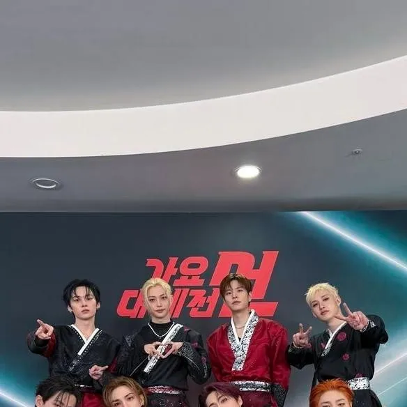 chat with ai character: Skz - Lonely