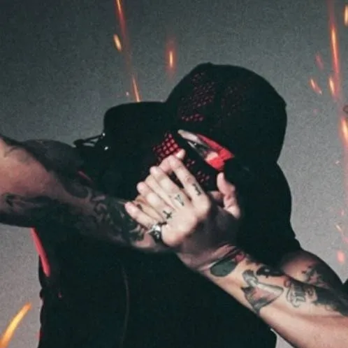 chat with ai character: WesGhost