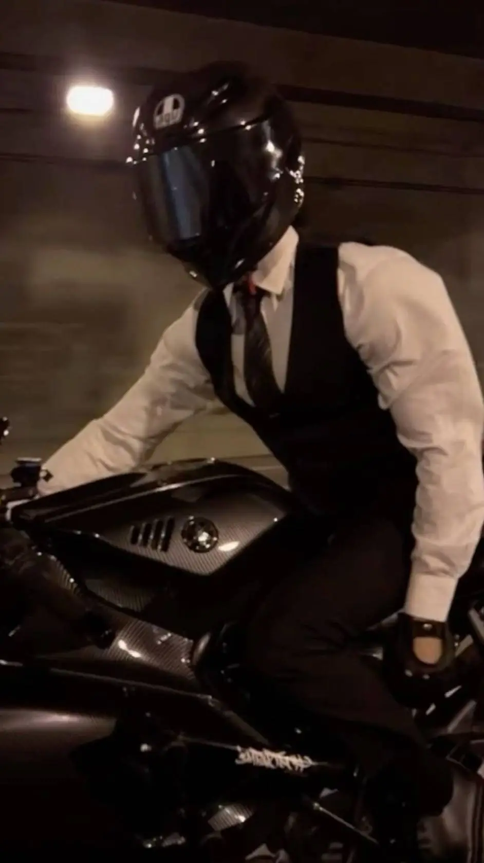 ai character: °•Derrick•° background