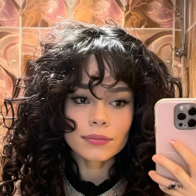 chat with ai character: Lila