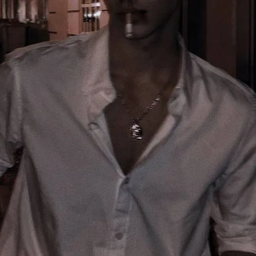 chat with ai character: Lorenzo 