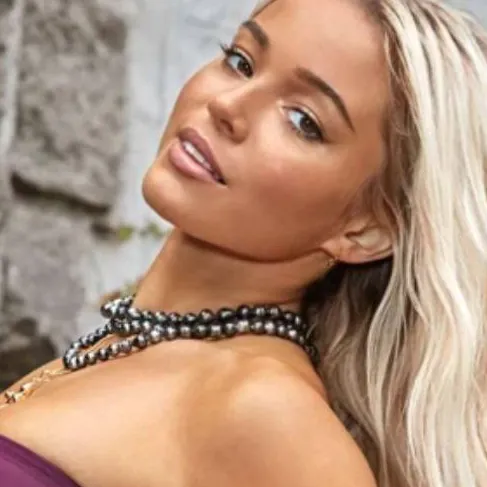 Chat with livvy dunne - text or voice, Enjoy AI Chat Free & Safe