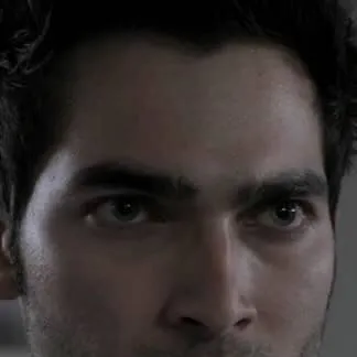 chat with ai character: Derek 