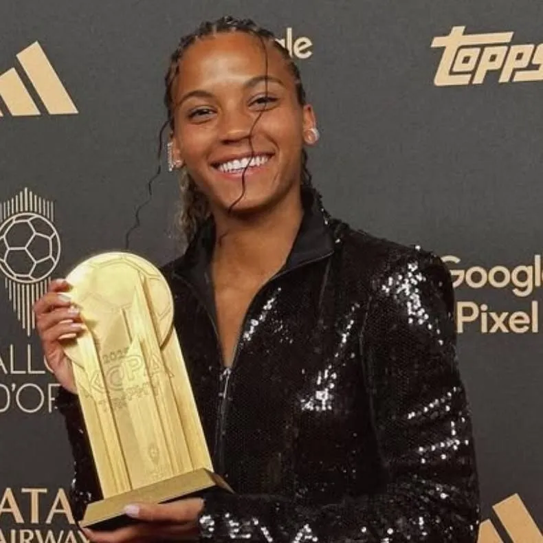 chat with ai character: Vicky Lopez