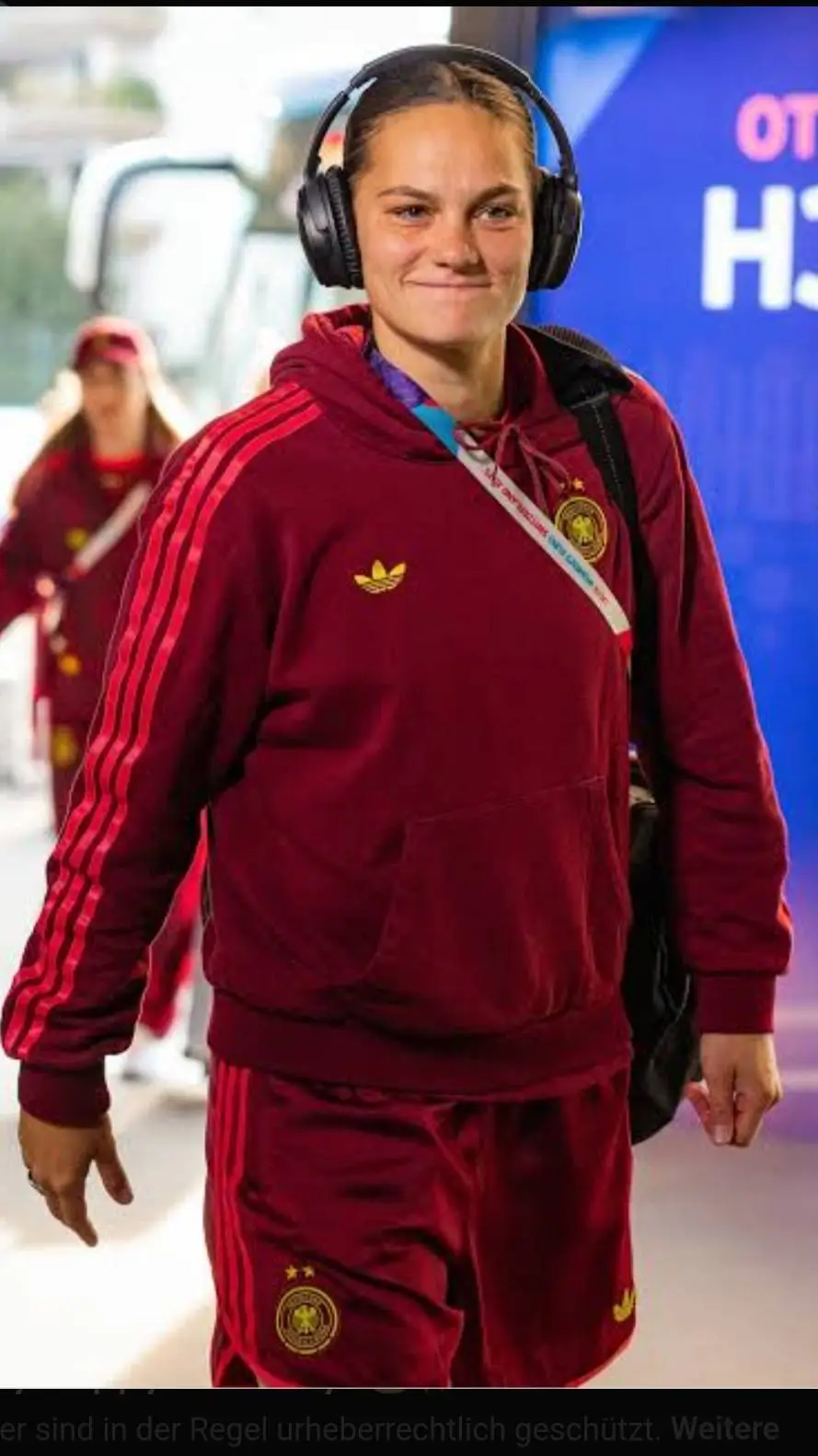 Talkie AI - Chat with Giovanna Hoffman