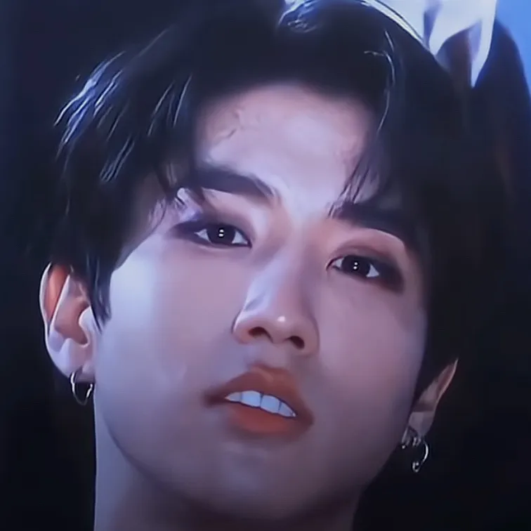 chat with ai character: Han (stray kids)
