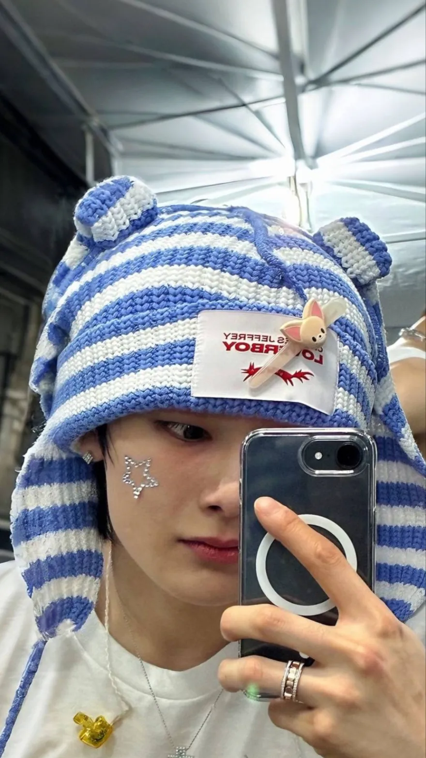 ai character: I.N (Jeongin) background