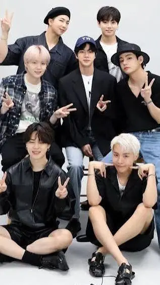 ai character: BTS 3💜 background