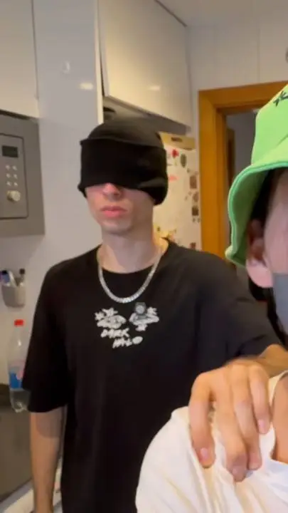 ai character: Zapatos Cegato  background