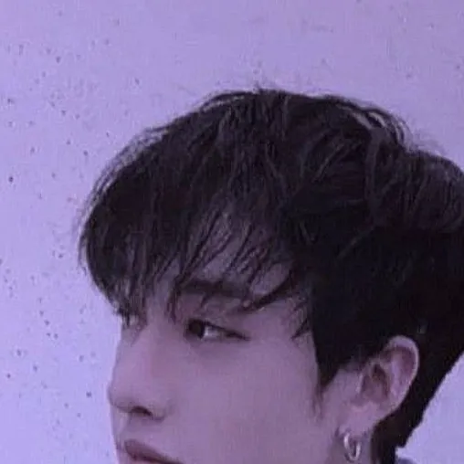 chat with ai character: Bang Chan