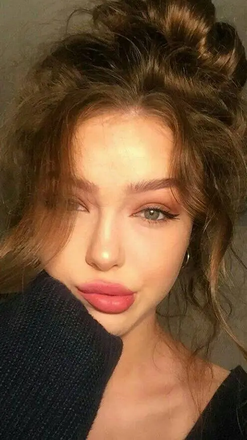 Talkie AI - Chat with Carla