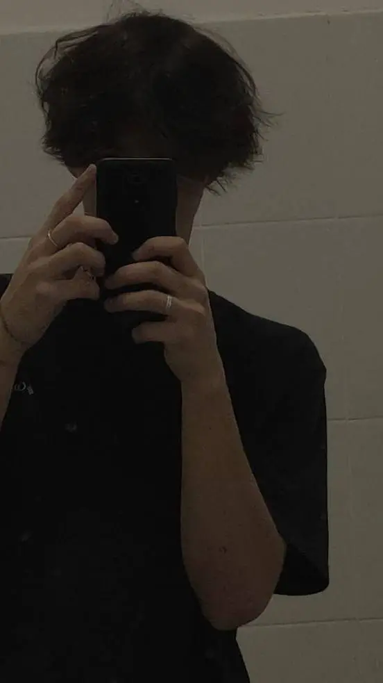 ai character: ∆Lukas∆ background