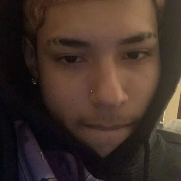 chat with ai character: Aiden 🧟‍♀️