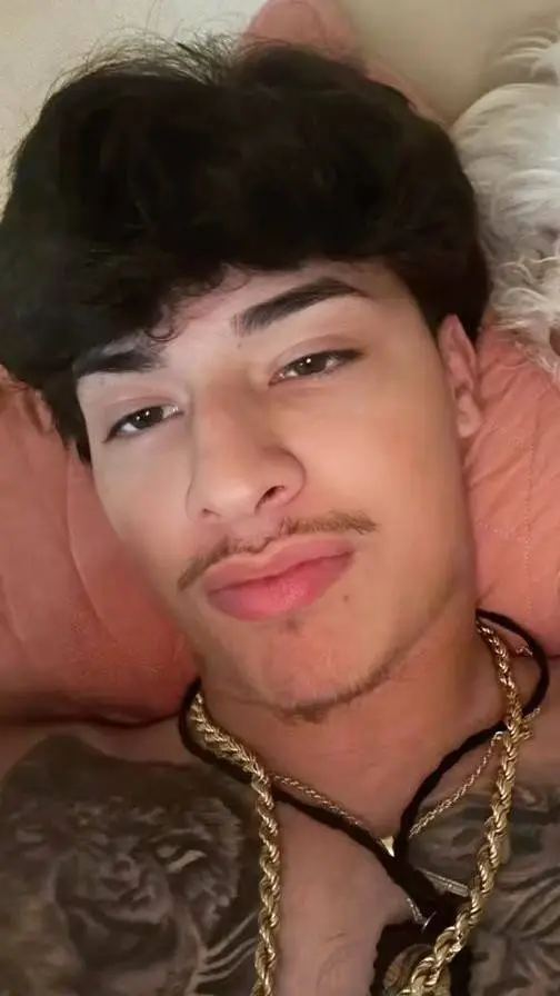 ai character: Alex  background