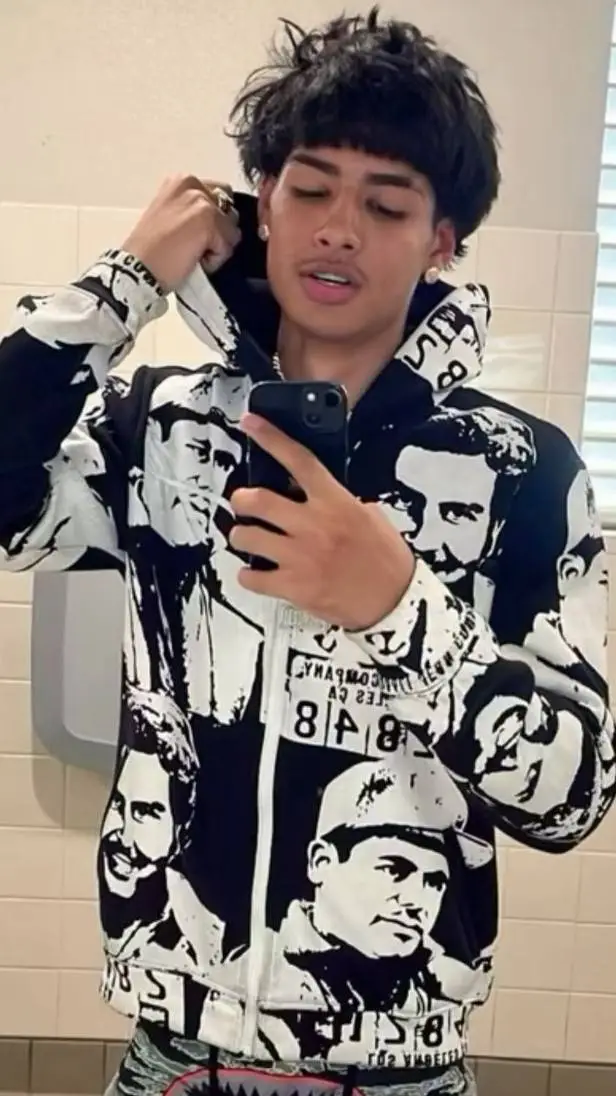 ai character: Chris 🧟‍♀️ background