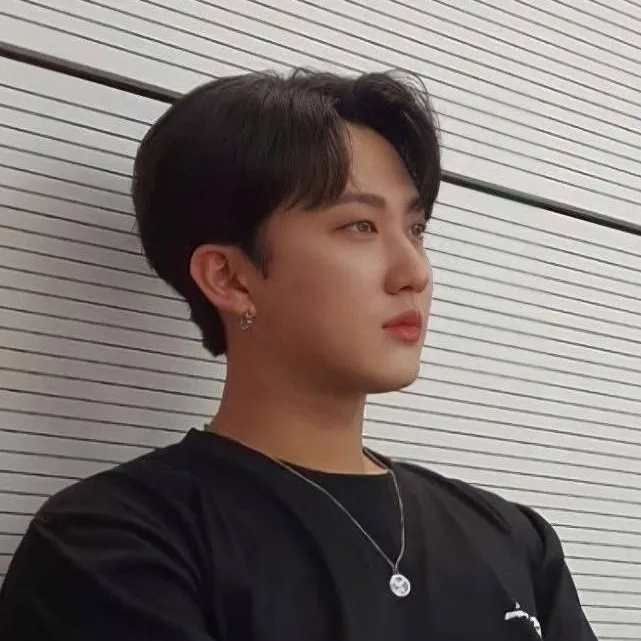 chat with ai character: ♥ᑕᕼᗩᑎᘜᗷIᑎ♥