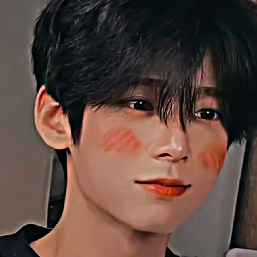 chat with ai character: Rev