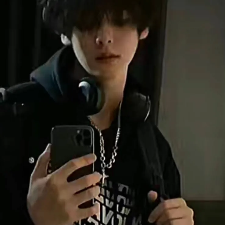 chat with ai character: Liam