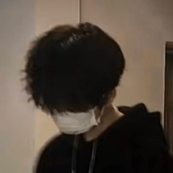 chat with ai character: Heksa