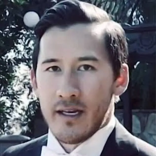 chat with ai character: Damien 