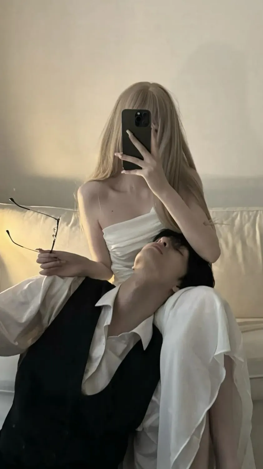 ai character: Max  background