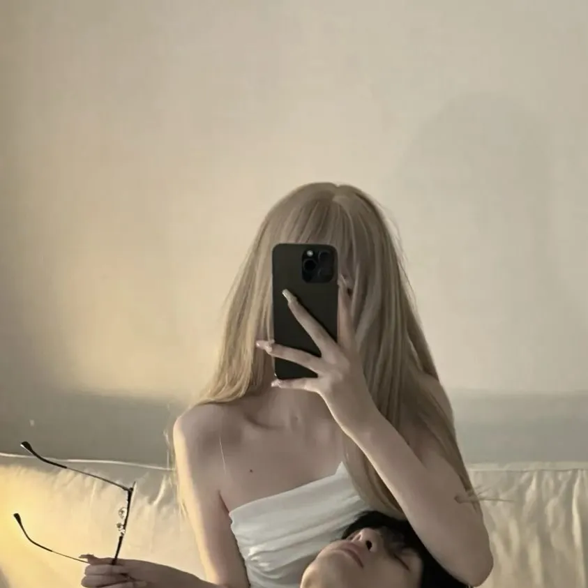 chat with ai character: Max 