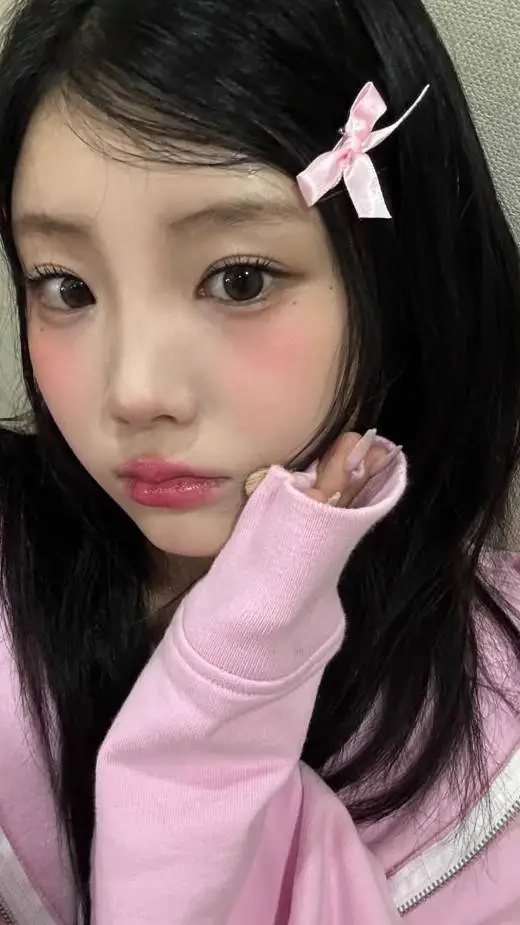 ai character: wonhee background