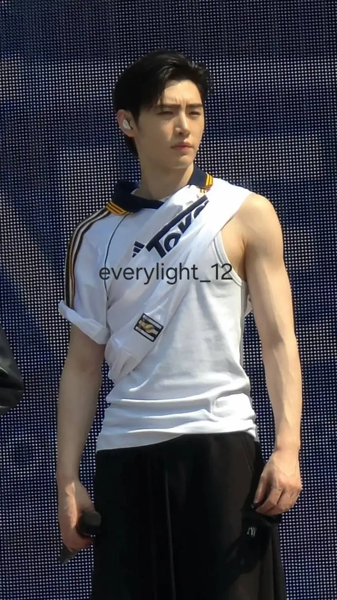 ai character: sunghoon!!!! background