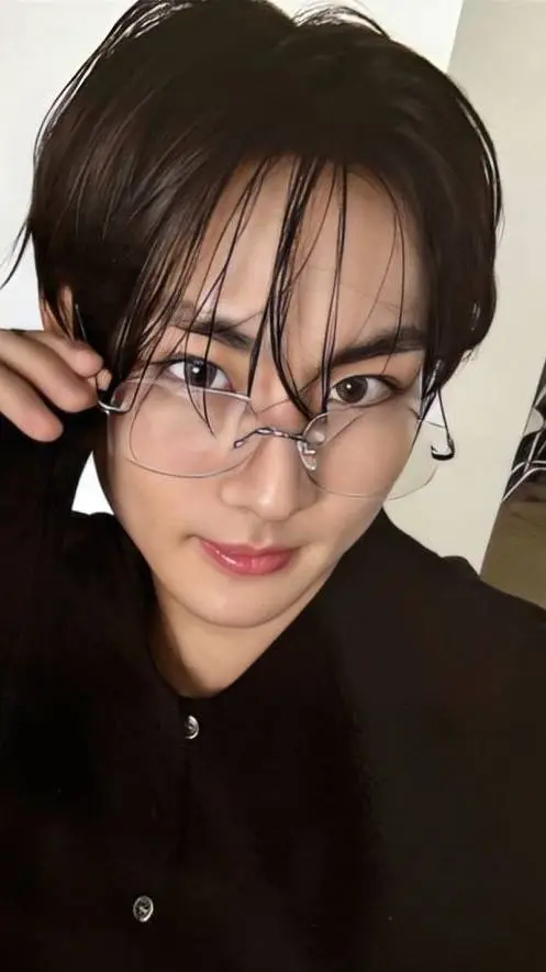 ai character: yang JUNGWON  background