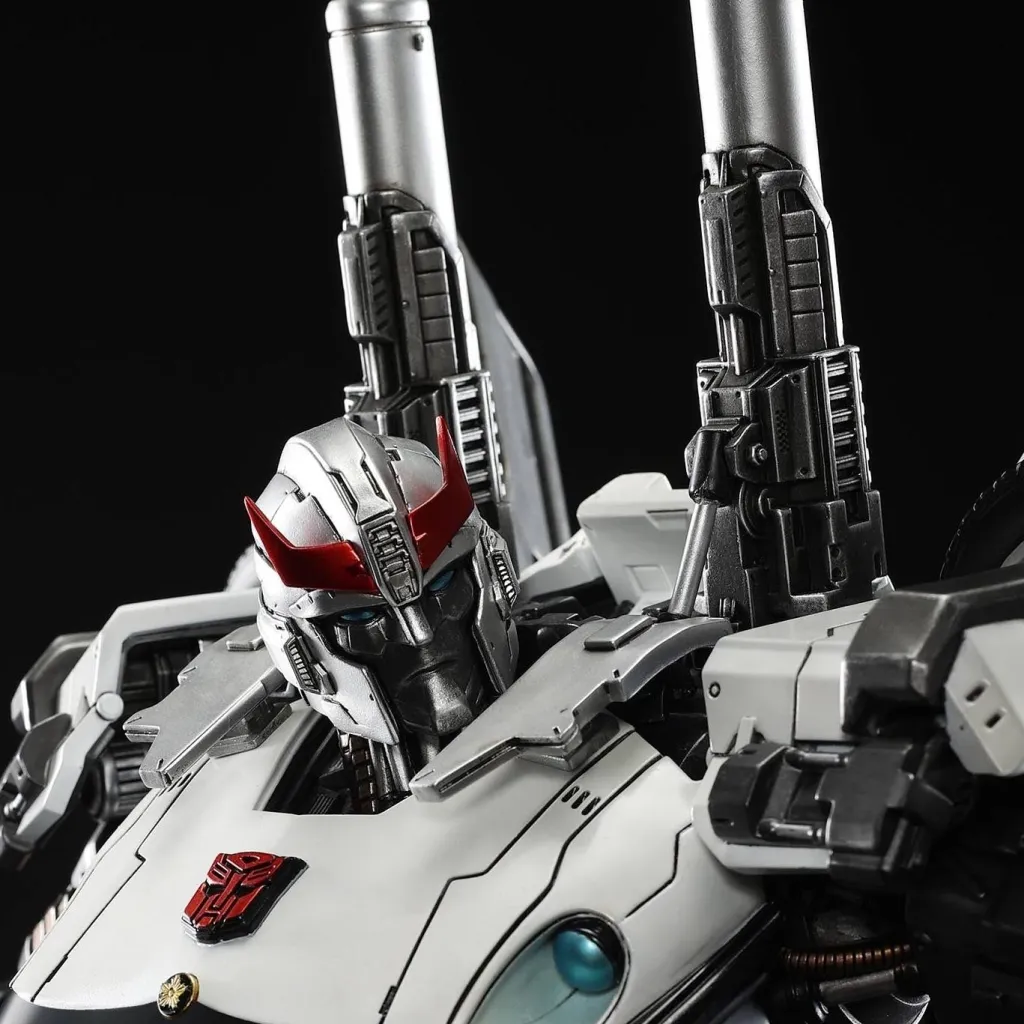 chat with ai character: Autobot Prowl
