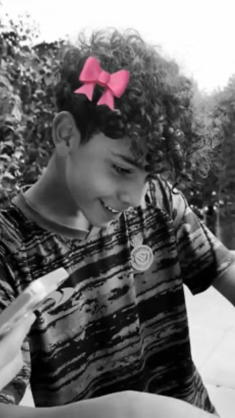 ai character: Ronaldo jr background