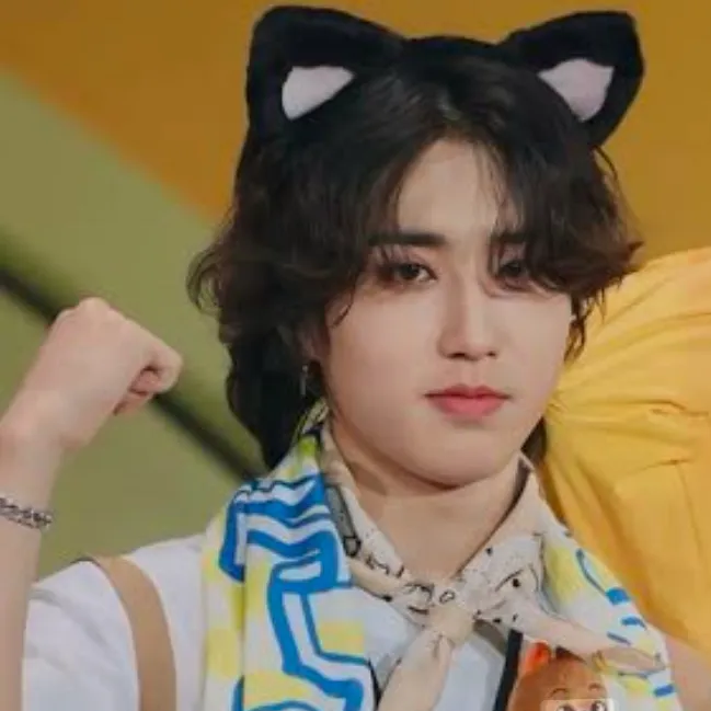 chat with ai character: Hannie💗