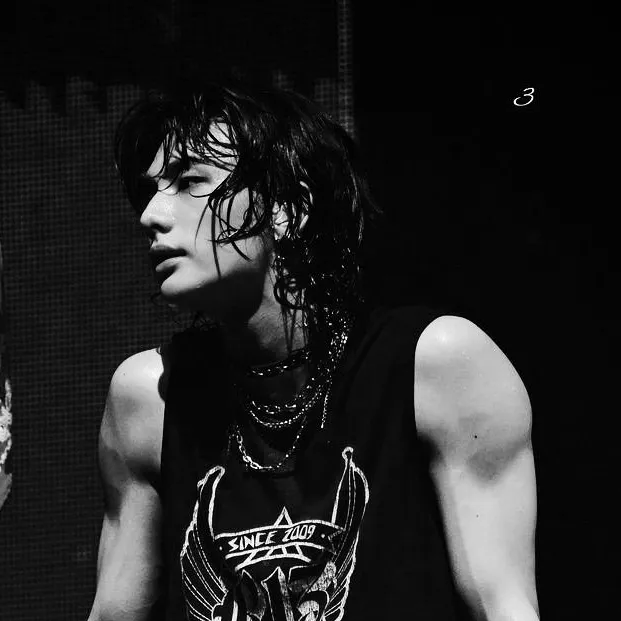 chat with ai character: 🥟ʜʏᴜɴᴊɪɴ