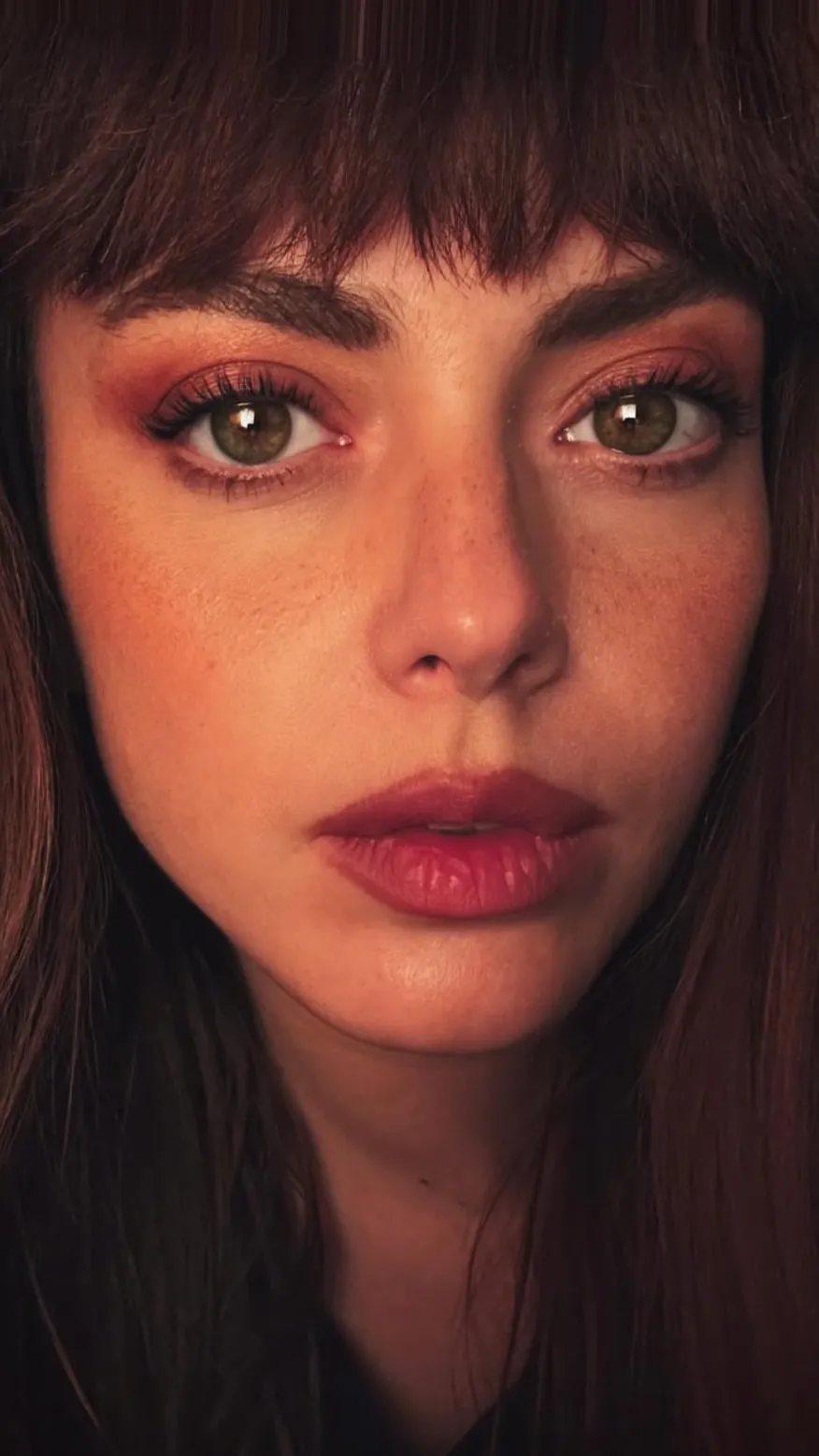 ai character: ANNALISA SCARRONE  background