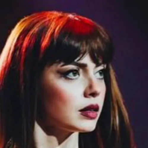 chat with ai character: Annalisa 2.0